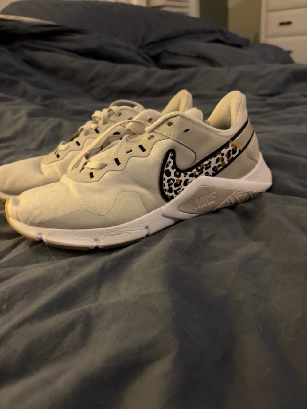 Nike legend essential 2 leopard